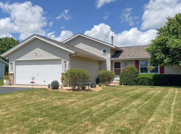 5885 LONGEST DR, SOUTH BELOIT, IL 61080