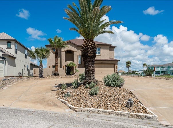 1114 Bay, Aransas Pass, TX 78336