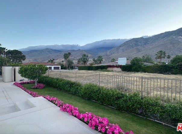 600 E Bogert Trl, Palm Springs, CA 92264