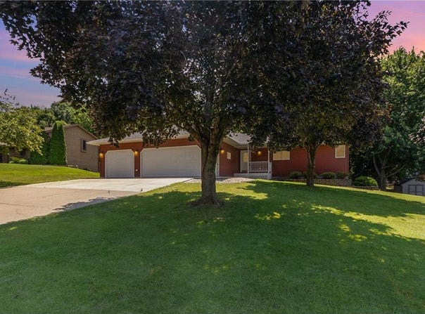 204 10th Street SE, New Prague, MN 56071