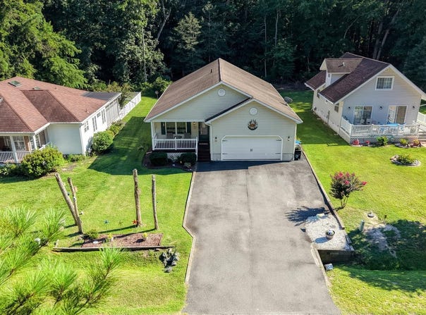 28 QUARTER STAFF Place, BERLIN, MD 21811