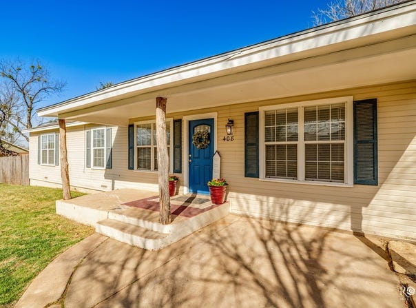 408 Murrell Avenue, Ballinger, TX 76821