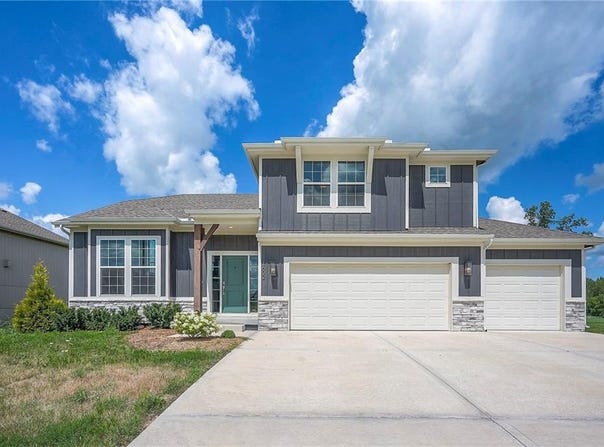 1632 N 157th Lane, Basehor, KS 66007