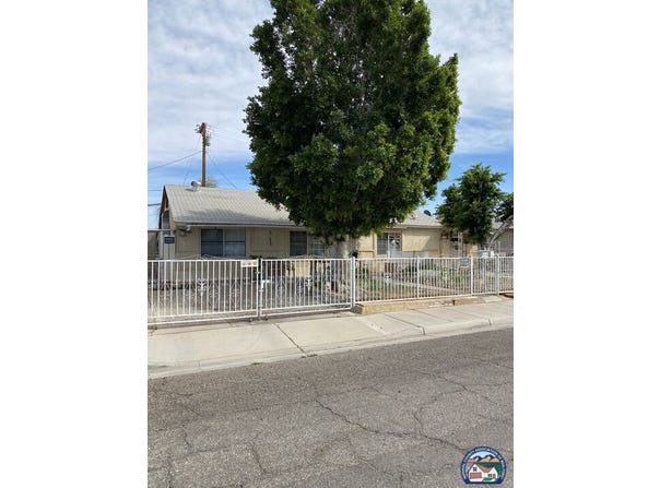 816 Beach Ave, Calexico, CA 92231