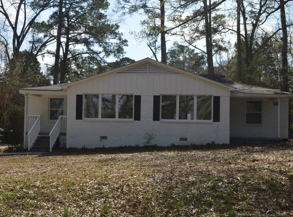 111 Highland Dr, Kosciusko, MS 39090