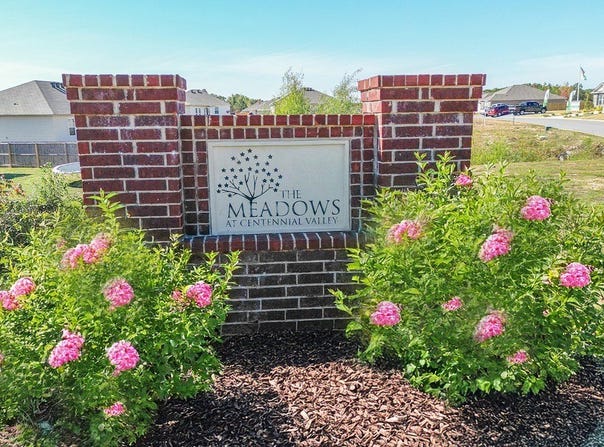 2216 Centennial Valley Dr, Benton, AR 72019