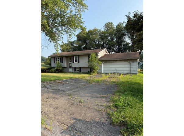 18 Austin Dr, Waverly, NY 14892