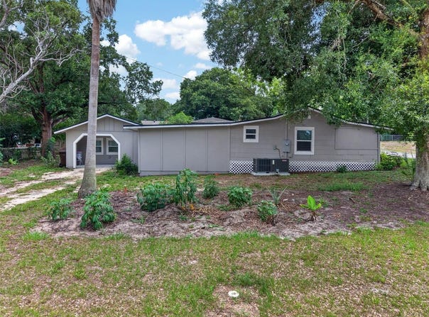 305 S SHARP Street, LAKE WALES, FL 33853