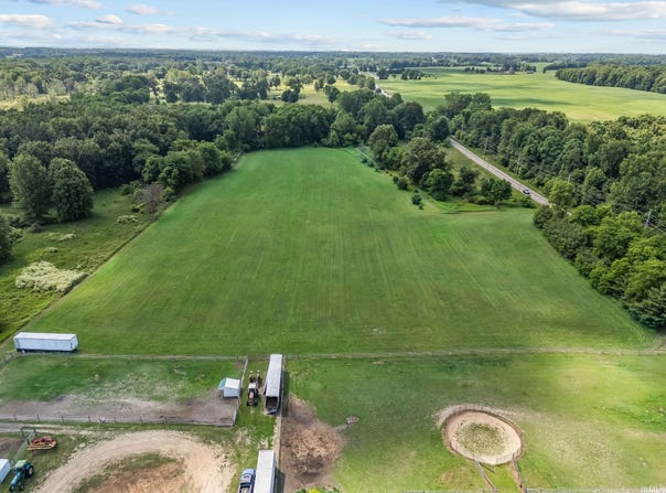 1875 W Winona Avenue, Warsaw, IN 46580