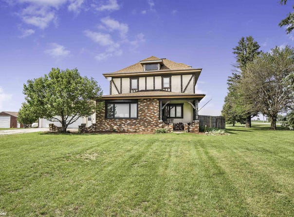 2933 Little Wall Lake Road, Jewell, IA 50130