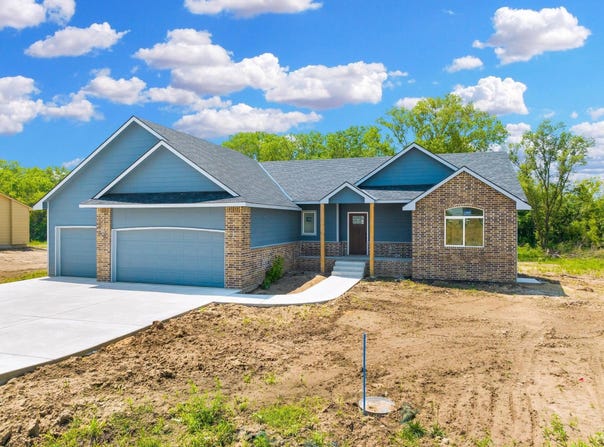 515 S Arbor Valley Way, Valley Center, KS 67147