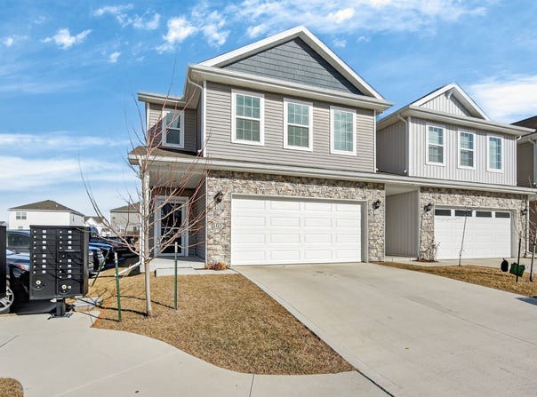 1057 Maywood Lane, Waukee, IA 50263
