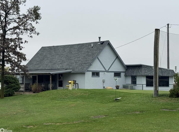 518 27th Avenue S, Clear Lake, IA 50428-0000