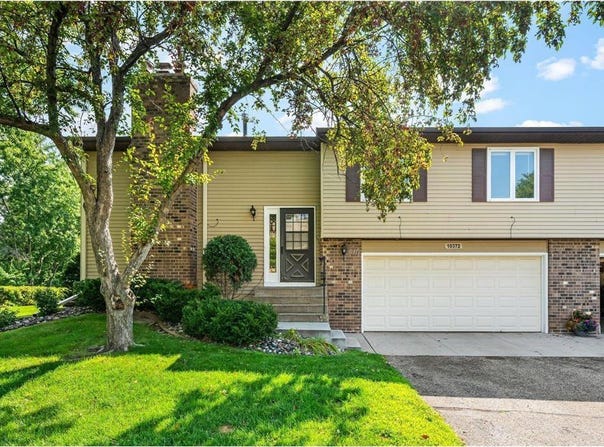 10372 Balsam Lane, Eden Prairie, MN 55347