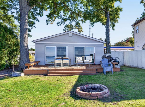 278 W Houghton Lake Drive, Prudenville, MI 48651