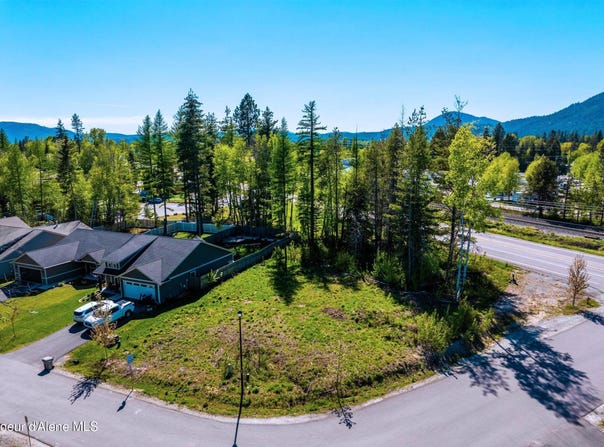 55 Carnelian Ave, Ponderay, ID 83852