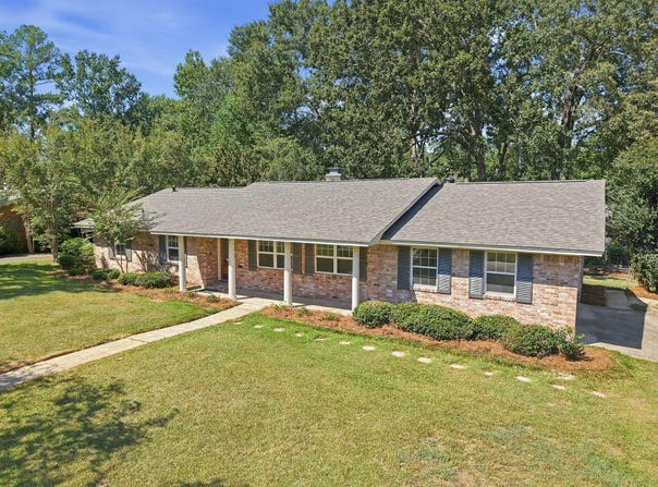 607 Woodbine Ln, Hattiesburg, MS 39402