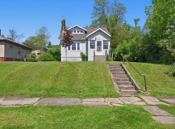 4505 W 7th St, Duluth, MN 55807