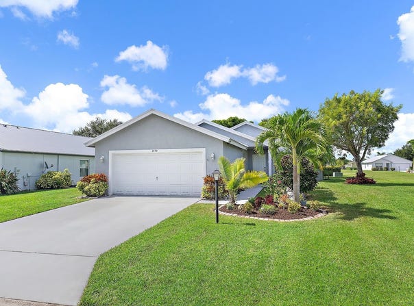 2740 SW Versailles Terrace, Stuart, FL 34997
