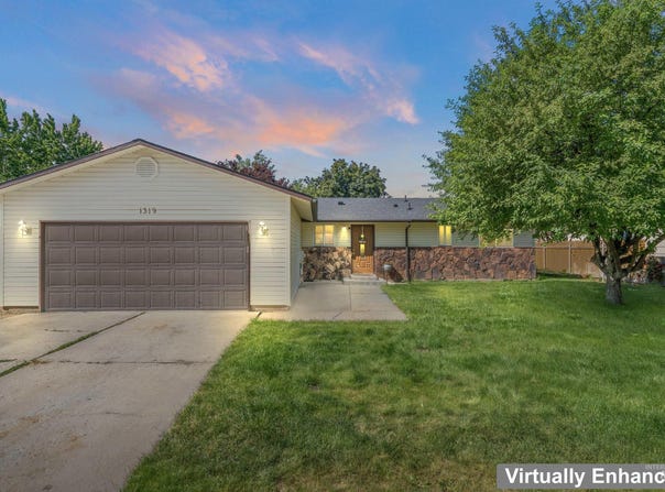 1319 W Newport, Meridian, ID 83646