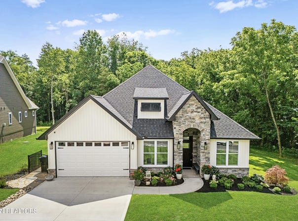 318 Oostagala Lane, Loudon, TN 37774