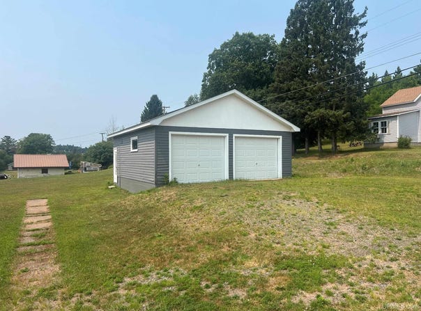 Superior Avenue, Crystal Falls, MI 49920