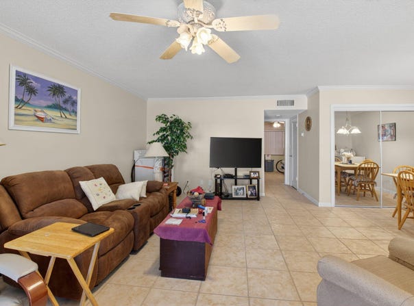 220 High Point Court E, Delray Beach, FL 33445