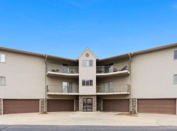 1641 S Cleveland Ave, Sioux Falls, SD 57103-3240