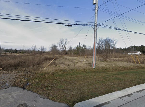7992 Gratiot, Columbus, MI 48063