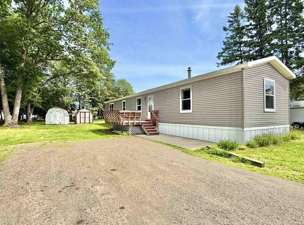 8467 P.5 Road, Gladstone, MI 49837