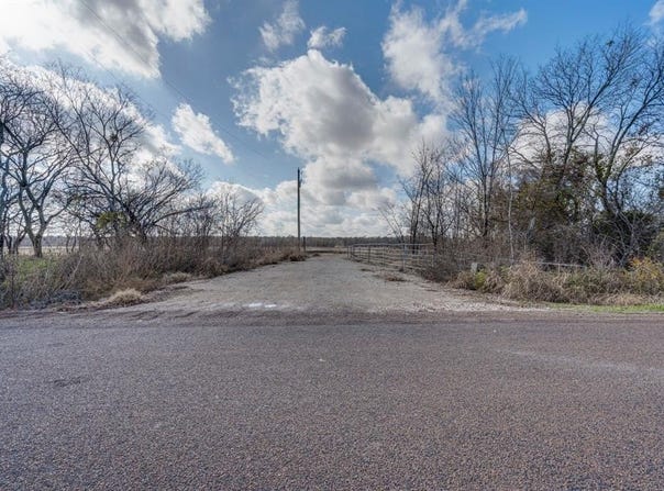 811 1st Street, Maypearl, TX 76064