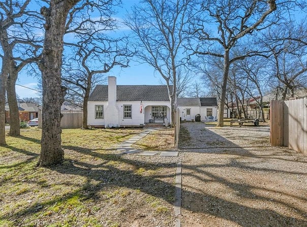 5720 W Arkansas Lane, Arlington, TX 76016