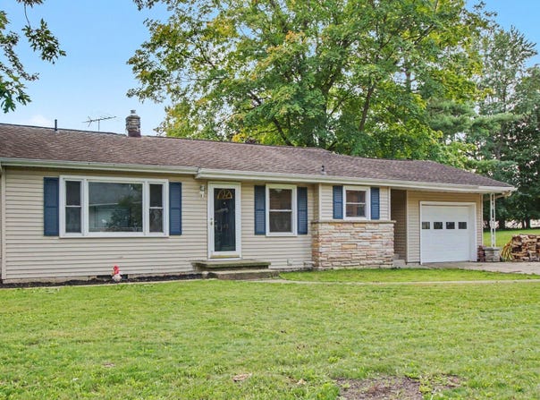 603 W Stoddard Street, Charlotte, MI 48813