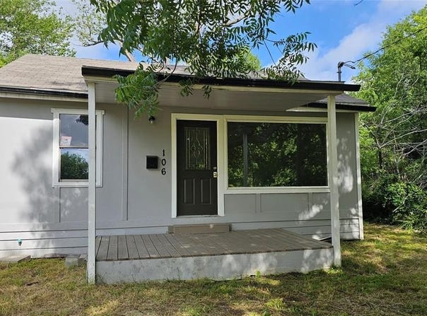 106 S Wilson Street, Ladonia, TX 75449