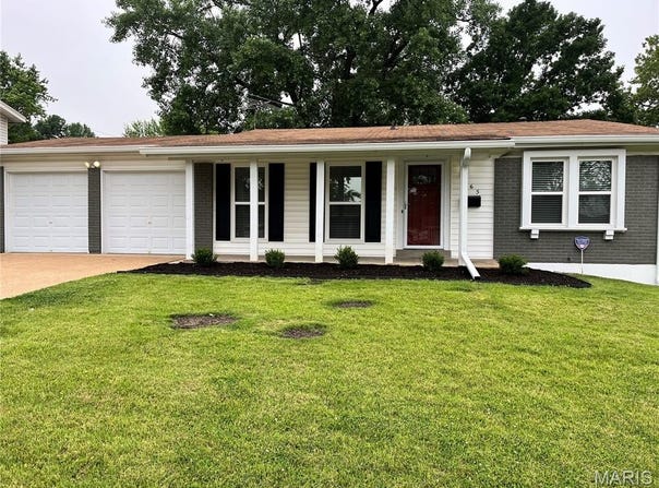 265 Comanche Lane, Florissant, MO 63033