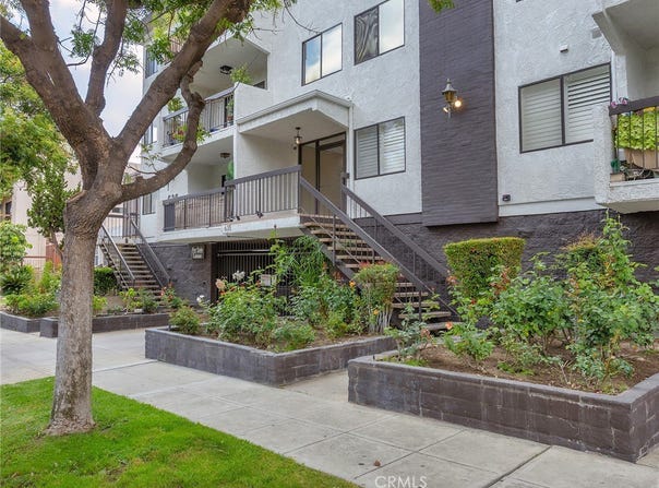635 E Elmwood Avenue, Burbank, CA 91501