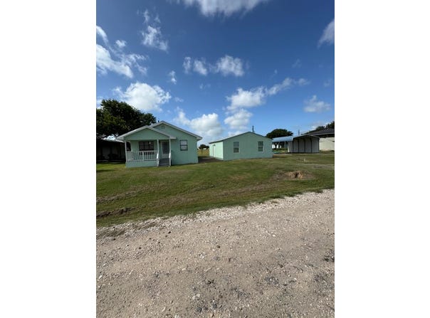 37 Mollnar, Palacios, TX 77465