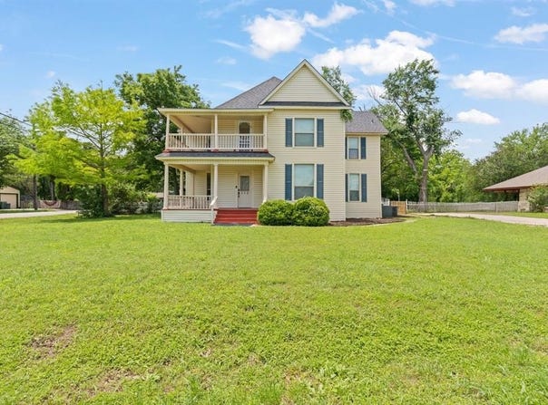 229 College, Italy, TX 76651