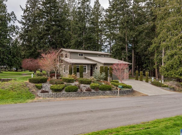 114 Greenway Dr, Sequim, WA 98382