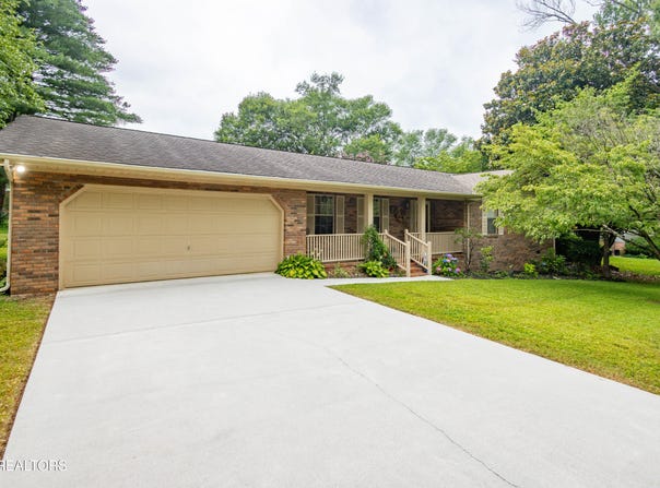 1705 Bobwhite Drive, Maryville, TN 37803