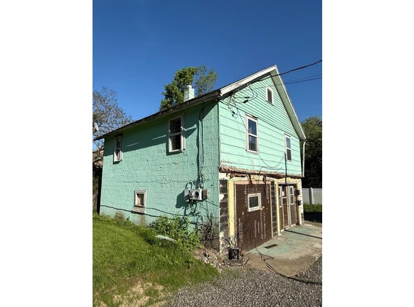 32 1/2 Pine St, Waverly, NY 14892