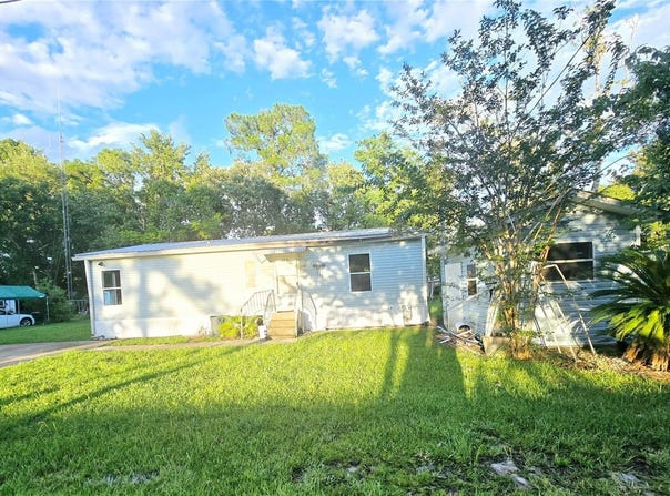 208 PINE TREE Trail, CRESCENT CITY, FL 32112