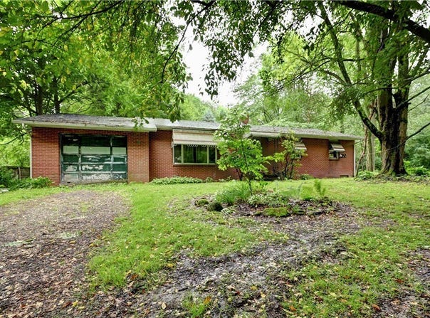 3686 Edison Street NW, Uniontown, OH 44685