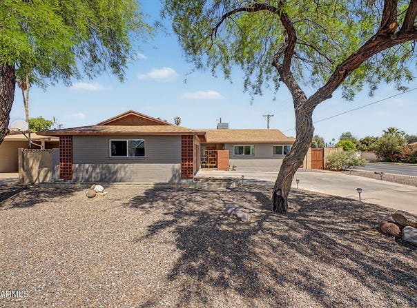236 E MINTON Drive, Tempe, AZ 85282