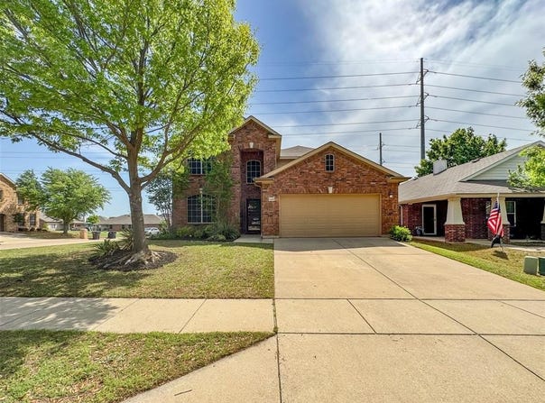 15536 Adlong Drive, Fort Worth, TX 76262