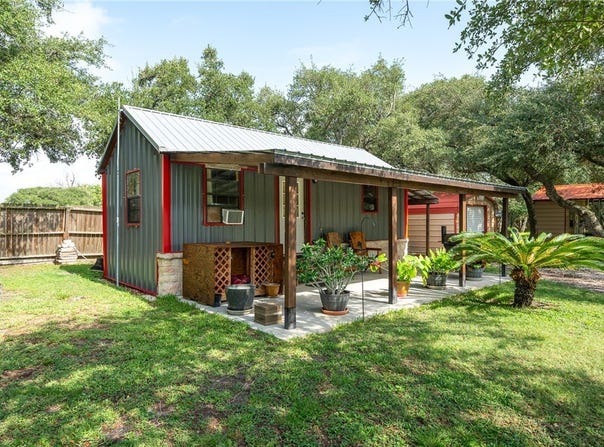507 S Terry Street, Rockport, TX 78382