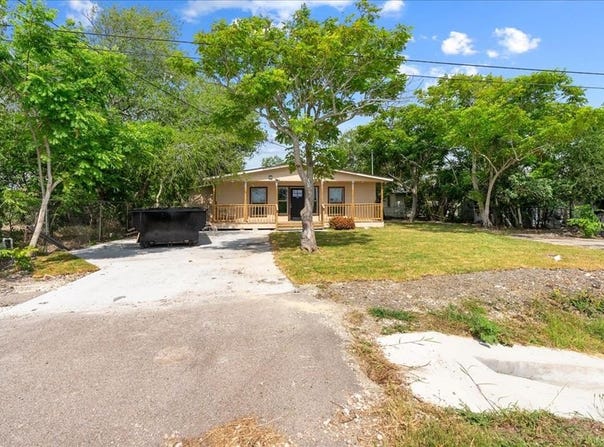 1105 S Clarkwood, Corpus Christi, TX 78405