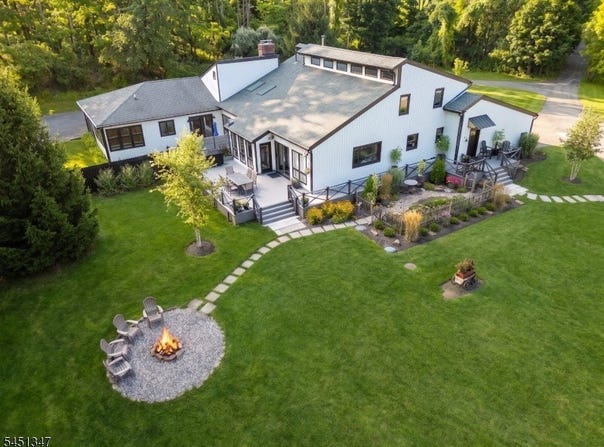 11 Tara Way, Franklin Twp., NJ 08867-4038