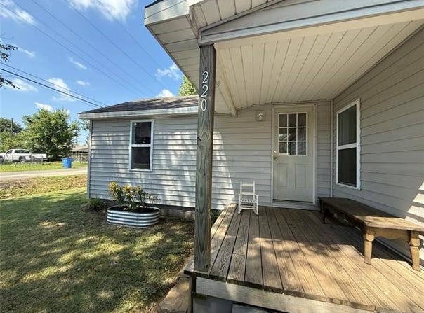 220 E Audd Avenue, Checotah, OK 74426