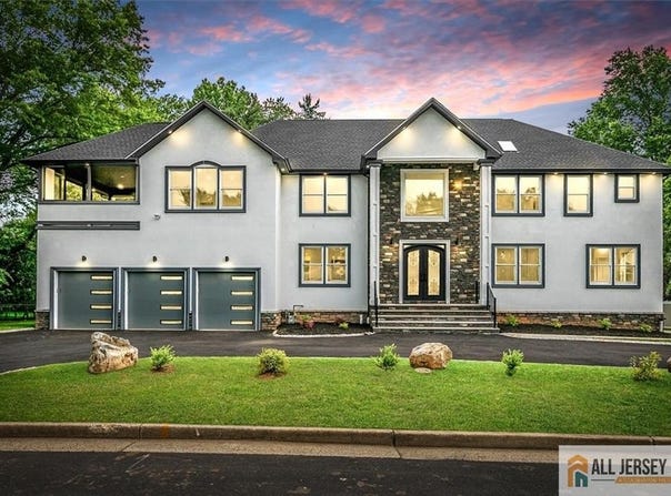 4 Hemlock Drive, Edison, NJ 08820